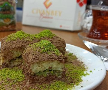 ANTEP FISTIKLI SOĞUK BAKLAVA